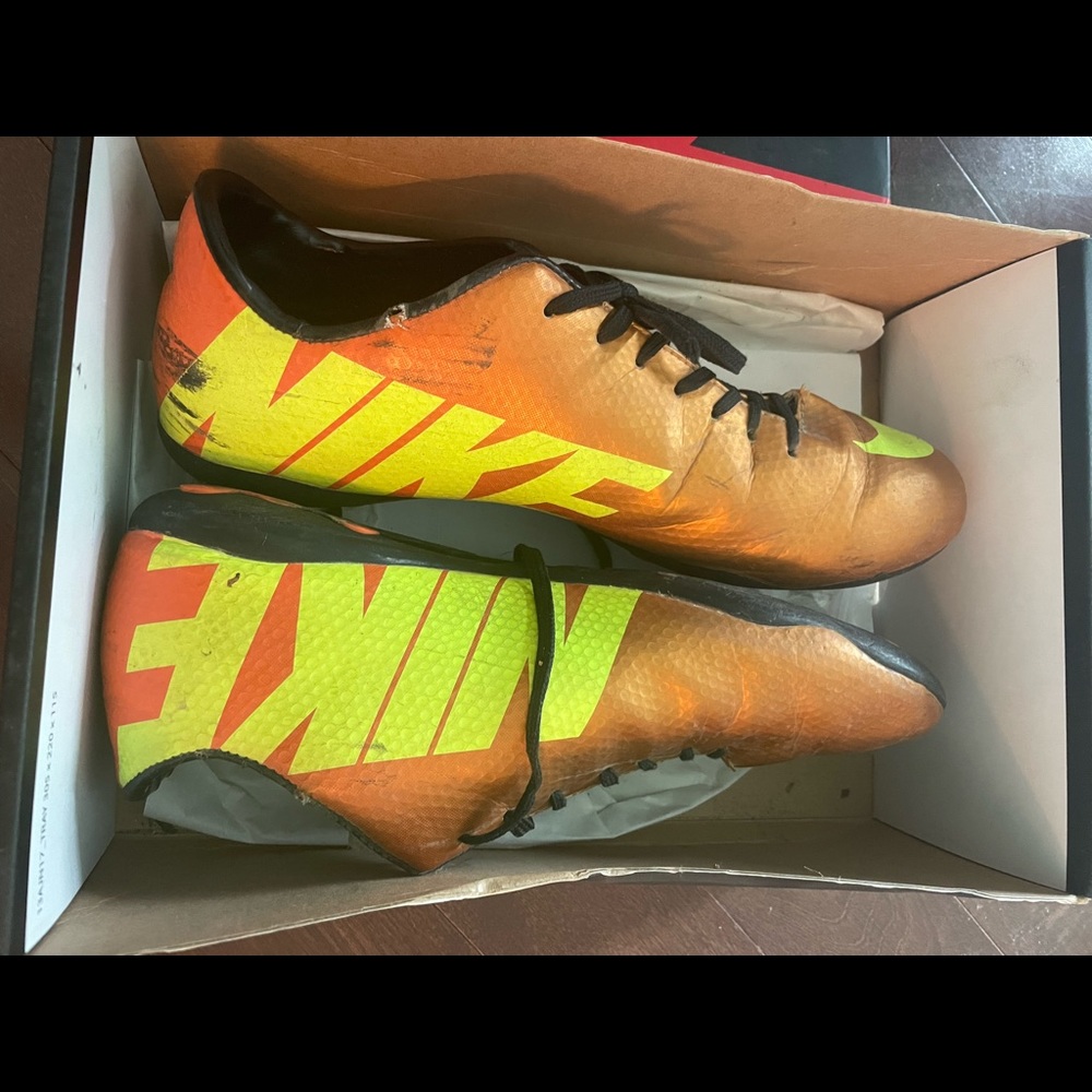 Nike cleats - Picture 2 of 5